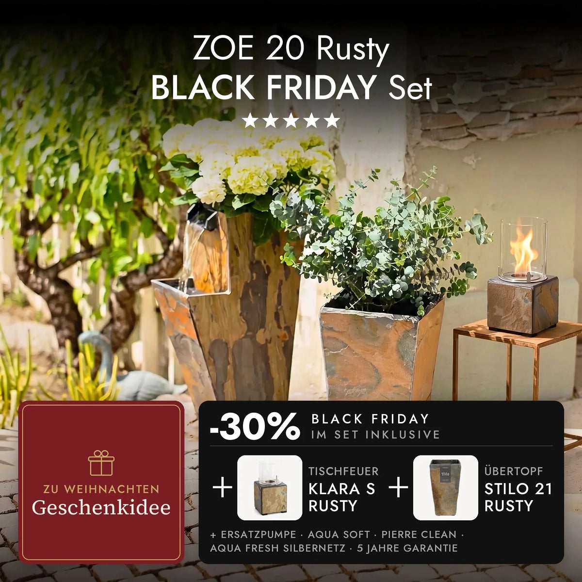 Fontaine de jardin ZOE 20 Rusty sur la terrasse avec le cache-pot STILO 21 Rusty et un feu de table KLARA S Rusty allumé sur la table d’appoint, set ZOE 20 Rusty BLACK FRIDAY (contenus IA)