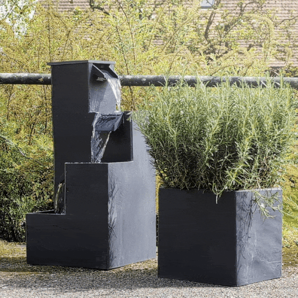 KUBO – Design Stufenbrunnen Schwarz aus Naturschiefer mit Wasserfall und LED-Beleuchtung 35 x 35 x 72 cm 36 kg - CLIMAQUA
