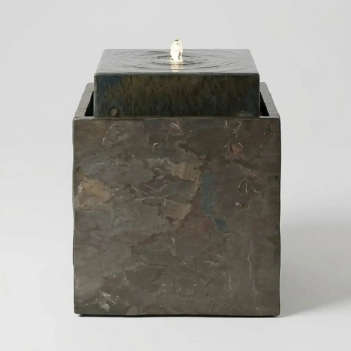 VIDA 40 Rusty – Springbrunnen edel eckig Naturschiefer Braun, Vogeltränke, stimmungsvolle LED, 38 x 38 x 48 cm, 36 kg - CLIMAQUA