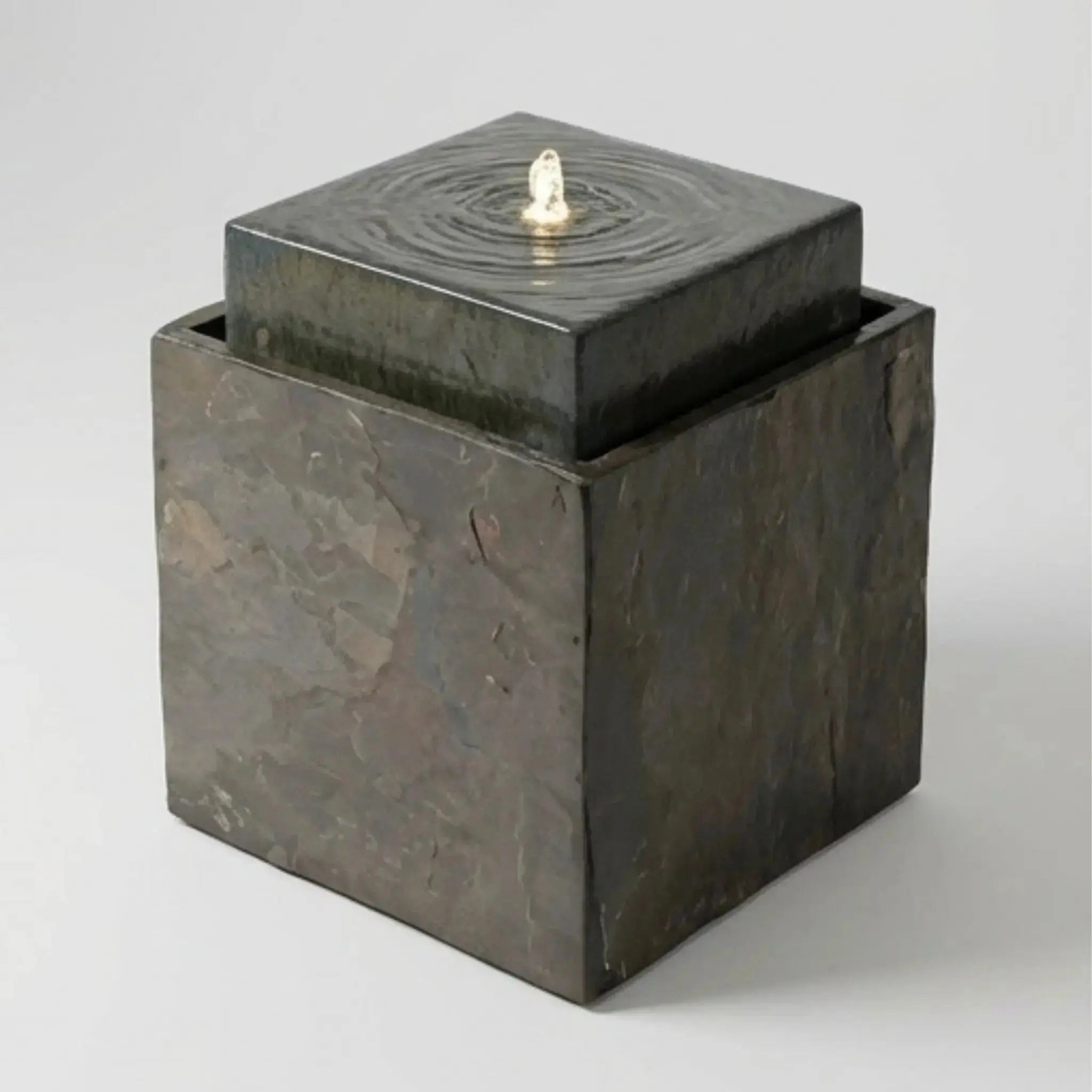 VIDA 40 Rusty – Springbrunnen edel eckig Naturschiefer Braun, Vogeltränke, stimmungsvolle LED, 38 x 38 x 48 cm, 36 kg - CLIMAQUA