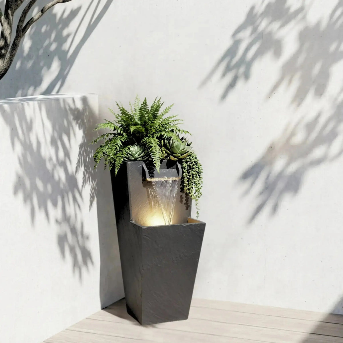 ZOE 20 Anthrazit – Gartenbrunnen mit Pflanzgefäss Wasserfall aus Naturschiefer Schwarz mit LED-Beleuchtung 28 x 21 x 53 cm 14 kg - CLIMAQUA