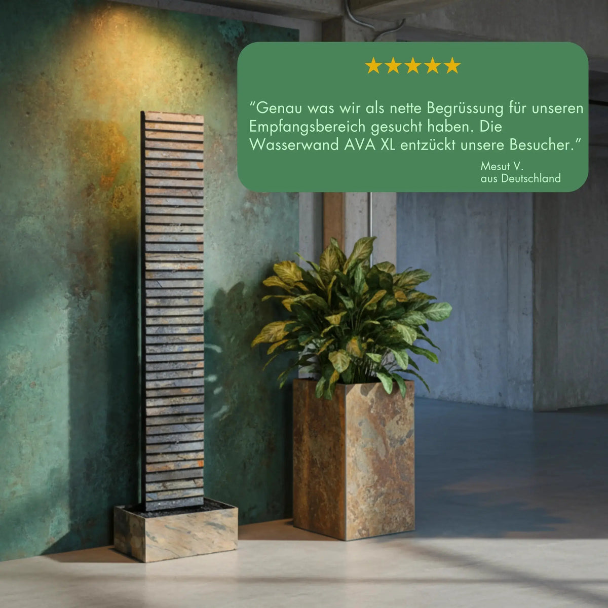 AVA XL DREAM LIVING Set – Wasserwand im Wohnraum mit Kundenstimme zur Wirkung des Wassers auf der Terrasse - CLIMAQUA (KI-Inhalte)