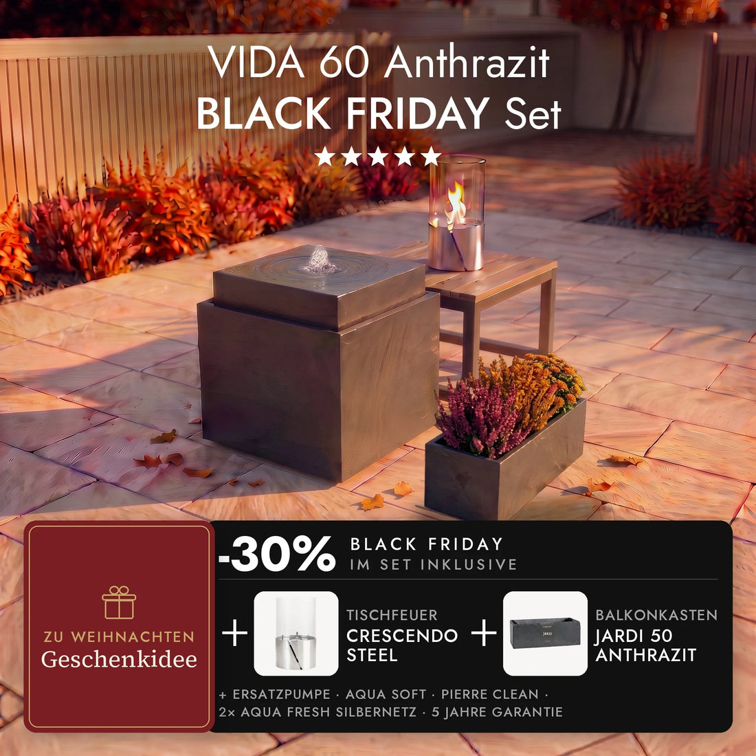 Gartenbrunnen VIDA 60 Anthrazit auf der herbstlichen Terrasse mit Balkonkasten JARDI 50 Anthrazit und brennendem Tischfeuer CRESCENDO STEEL auf dem Beistelltisch, VIDA 60 Anthrazit BLACK FRIDAY Set (KI-Inhalte)
