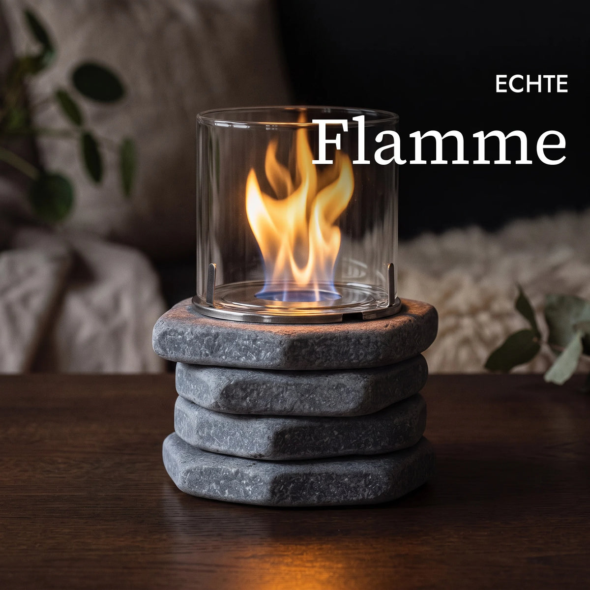 Ruhige echte Flamme im Glas des Tischfeuer PIERO (KI-Inhalte)