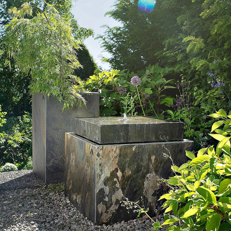 VIDA 60 Rusty – Terrassenbrunnen eckig gross Naturschiefer Braun, Vogeltränke, Sprudel mit warmweiss LED, 57 x 57 x 50 cm, 60 kg
