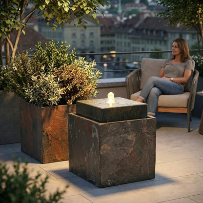 VIDA 40 Rusty – Springbrunnen edel eckig Naturschiefer Braun, Vogeltränke, stimmungsvolle LED, 38 x 38 x 48 cm, 36 kg - CLIMAQUA