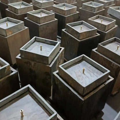 VIDA 40 Rusty – Springbrunnen edel eckig Naturschiefer Braun, Vogeltränke, stimmungsvolle LED, 38 x 38 x 48 cm, 36 kg - CLIMAQUA