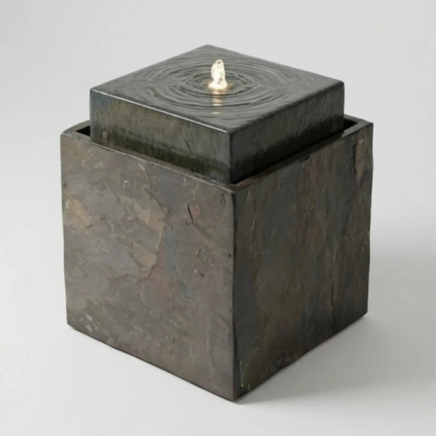 VIDA 40 Rusty – Springbrunnen edel eckig Naturschiefer Braun, Vogeltränke, stimmungsvolle LED, 38 x 38 x 48 cm, 36 kg - CLIMAQUA