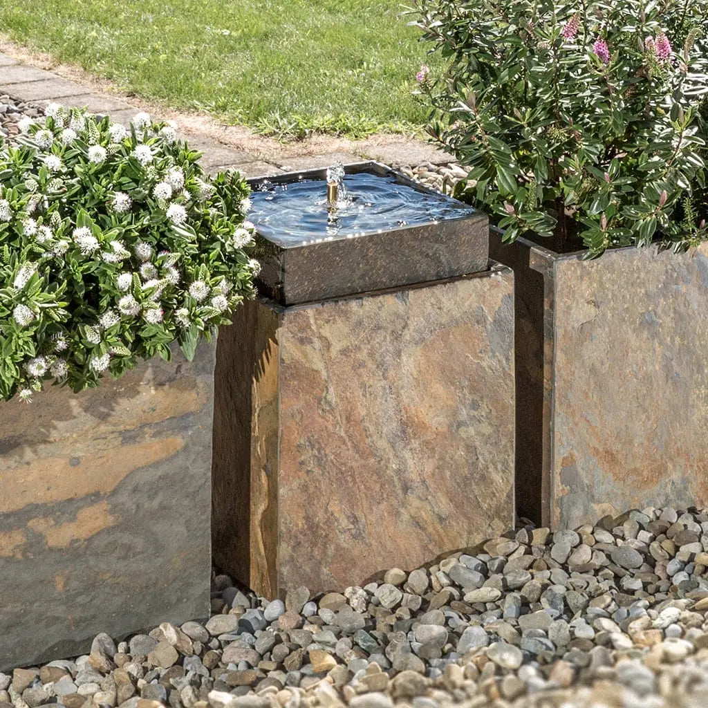 VIDA 40 Rusty – Springbrunnen edel eckig Naturschiefer Braun, Vogeltränke, stimmungsvolle LED, 38 x 38 x 48 cm, 36 kg - CLIMAQUA