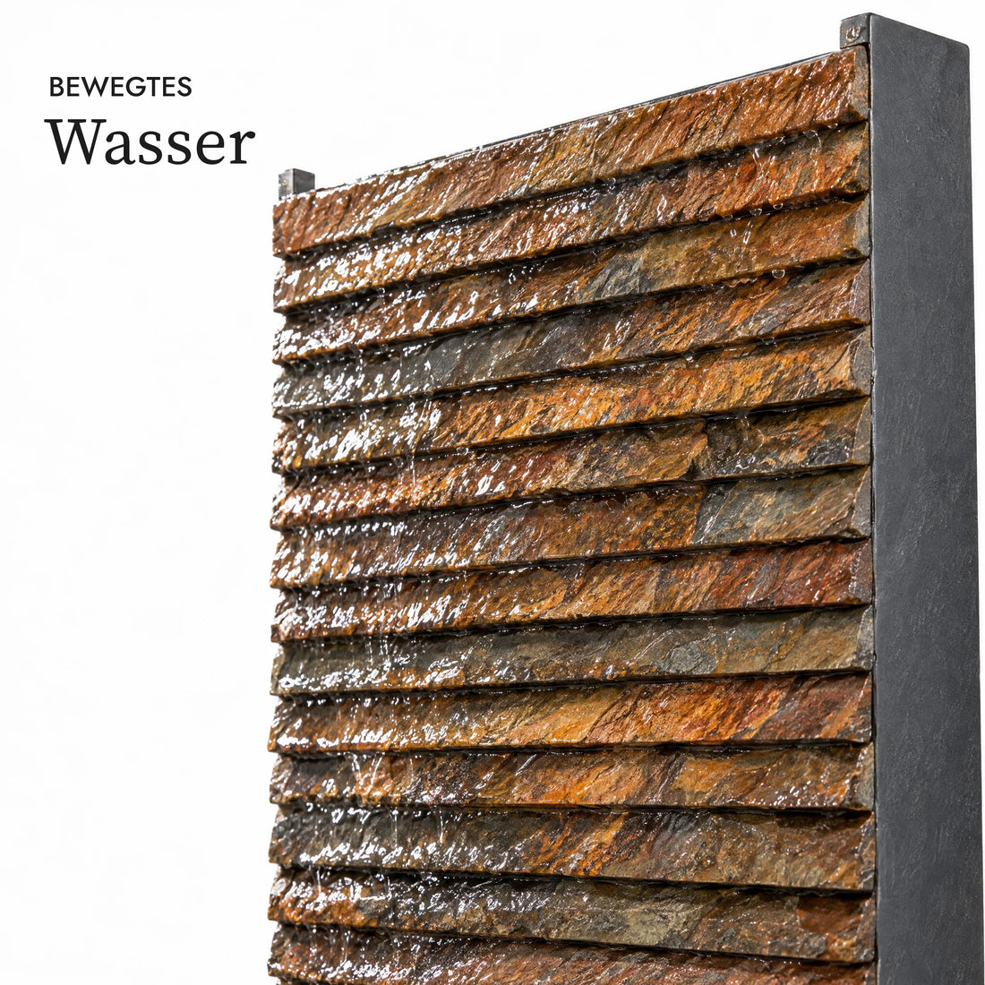 Stromend water over de leisteentreden van de waterwand AVA GRANDE (AI-inhoud)