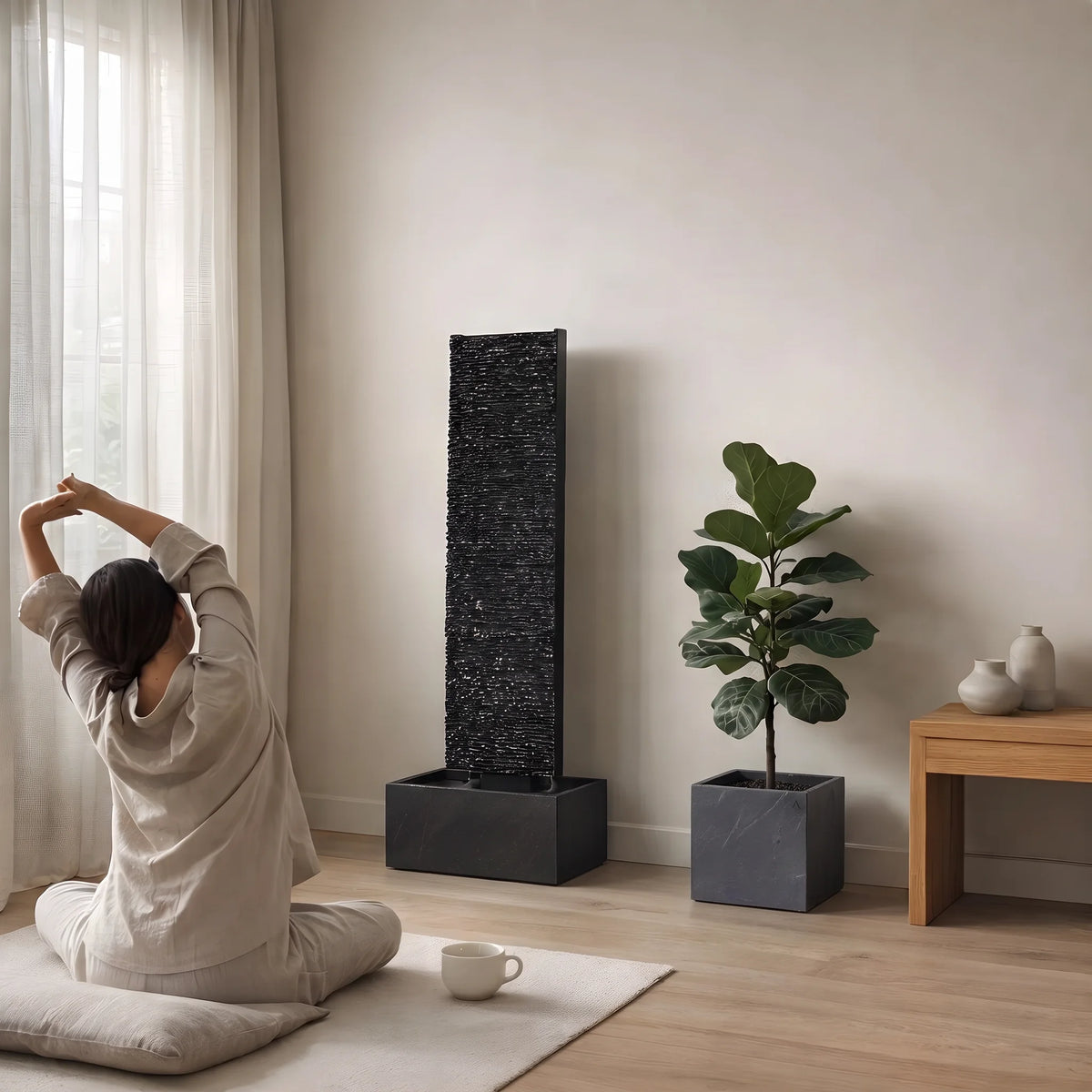 Morgendliches Stretching neben der Wasserwand LIV L (KI-Inhalte)