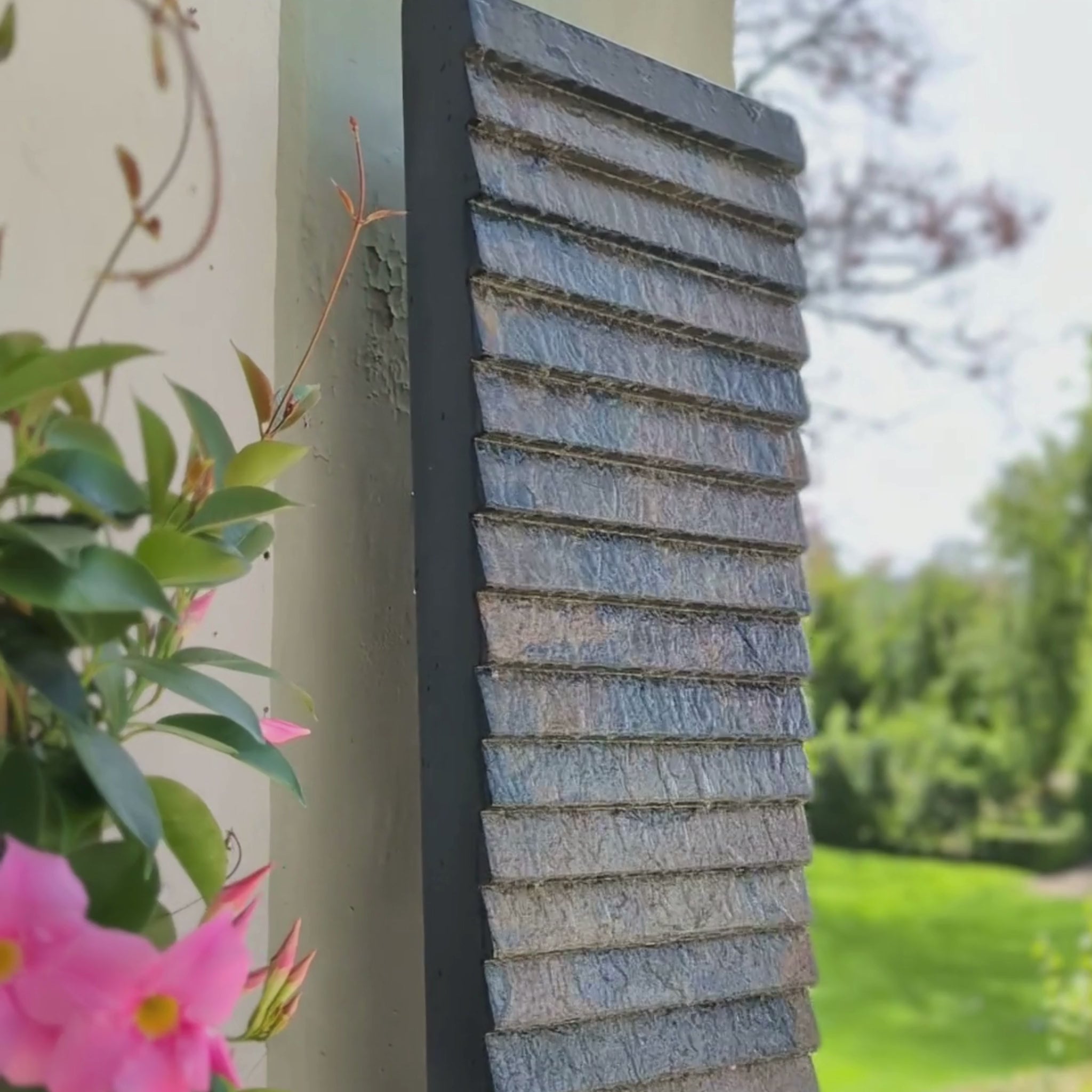 AVA L – Grosse Wasserwand Schiefer 130 cm Braun